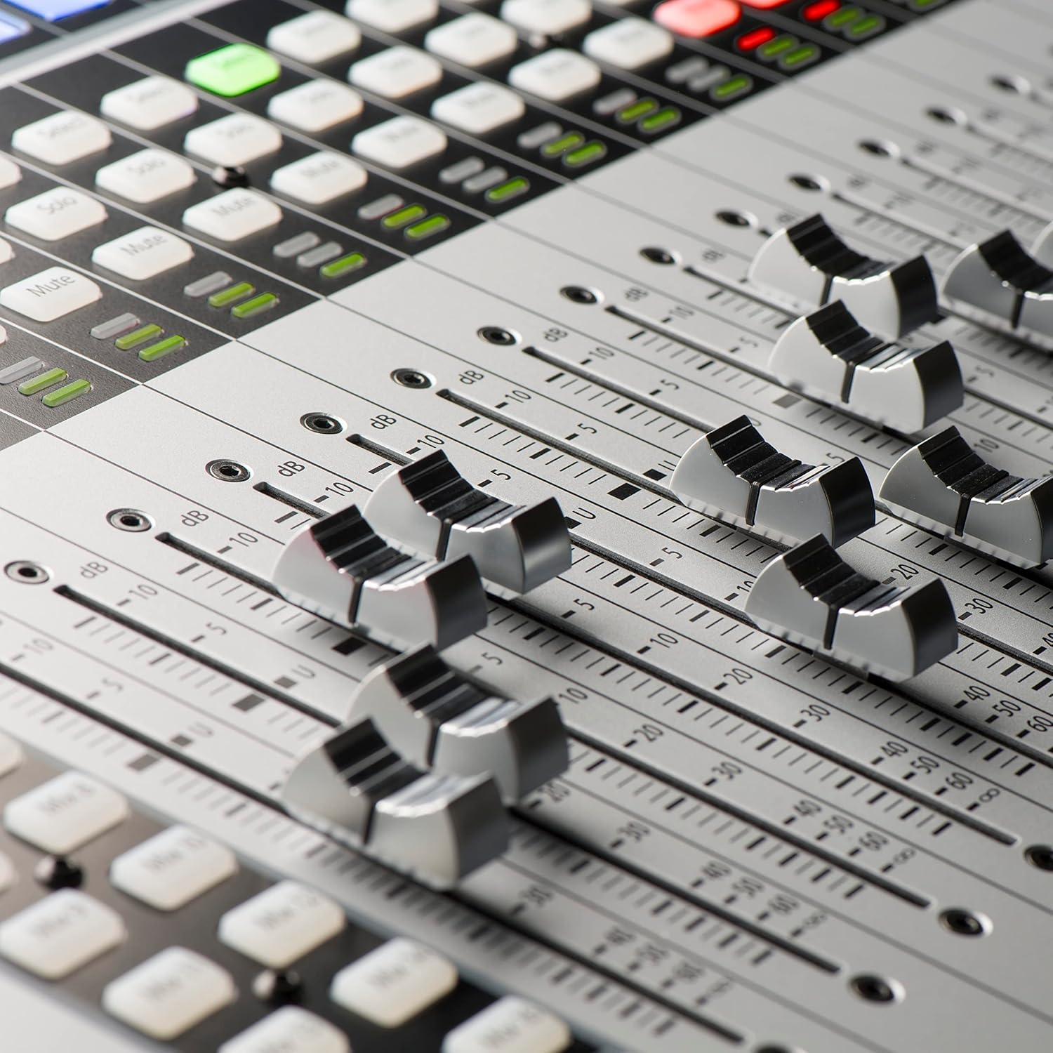 32-channel digital mixer with AVB networking and dual-core DSP U941