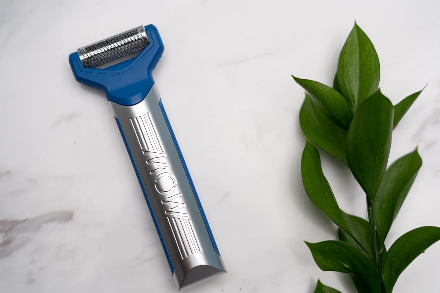 Rechargeable Micro-Shaver with Rolling Head for Facial Hair Z13431