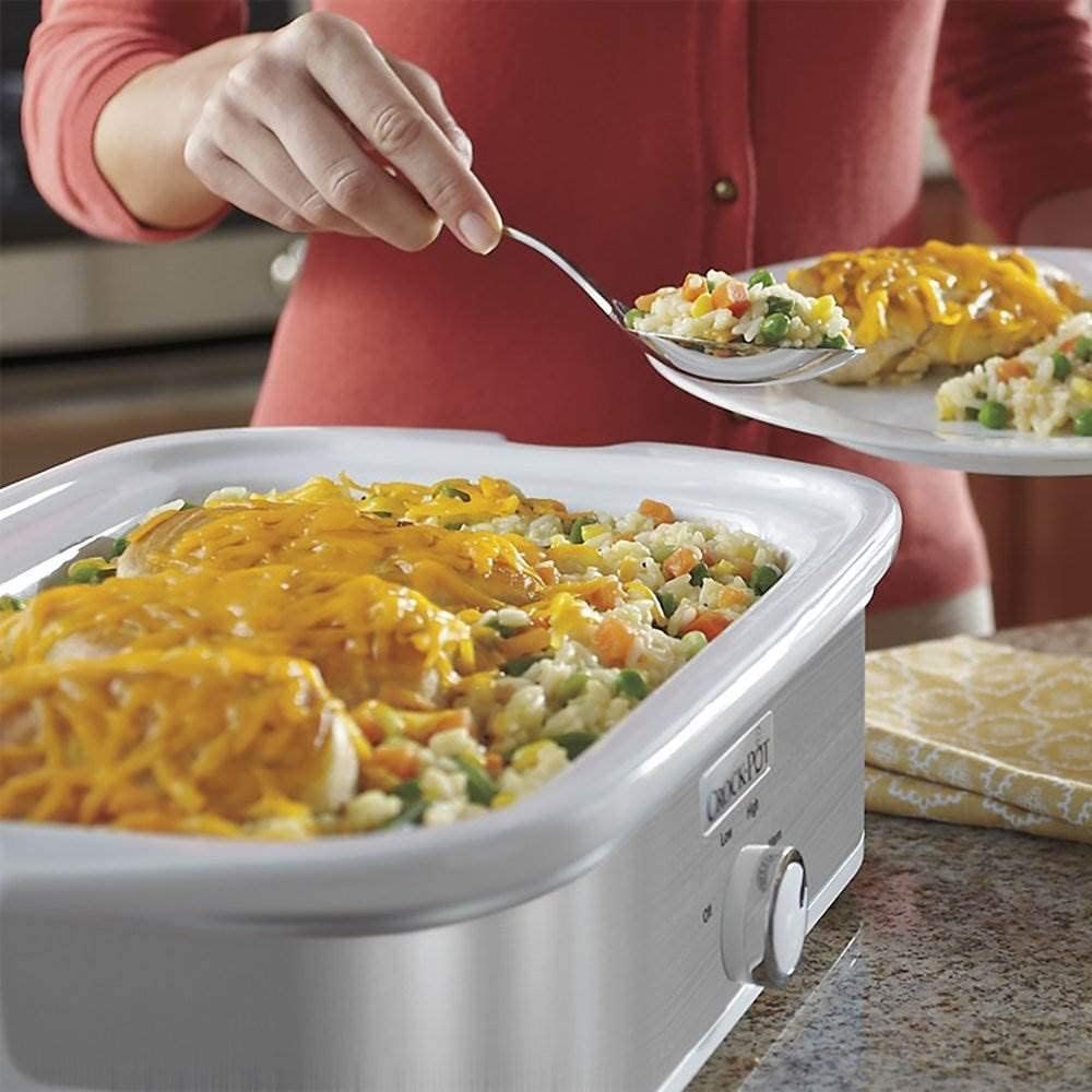 3.5 Quart Rectangular Casserole Slow Cooker with Locking Lid R7218
